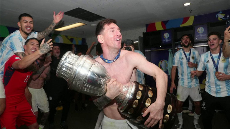 Messi still 1