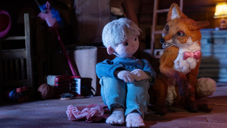 Dragfox still 6
