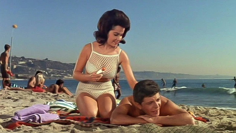 Muscle Beach Party still 2