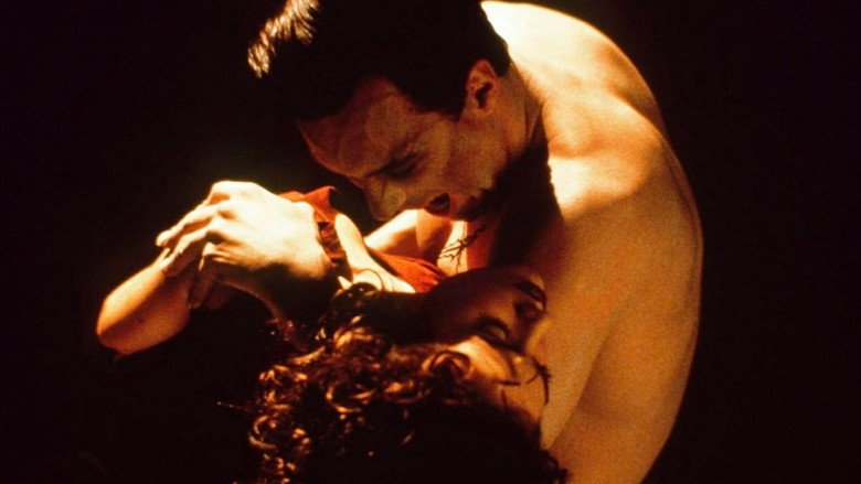 Embrace of the Vampire still 5