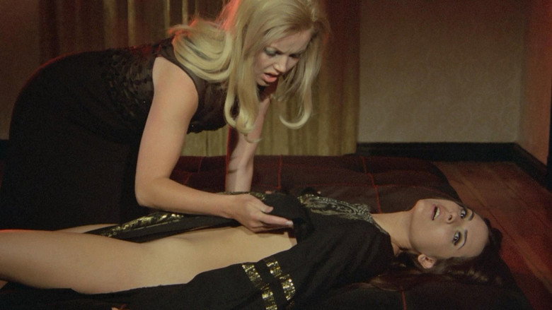 Vampyros Lesbos still 1