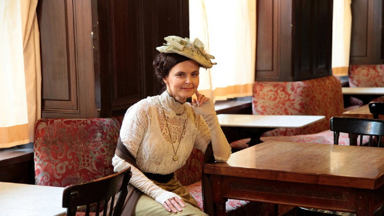Lina still 7